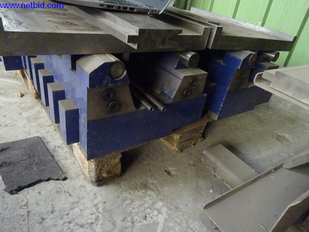 Well-maintained machines and technical systems for steel and sheet metal processing-23