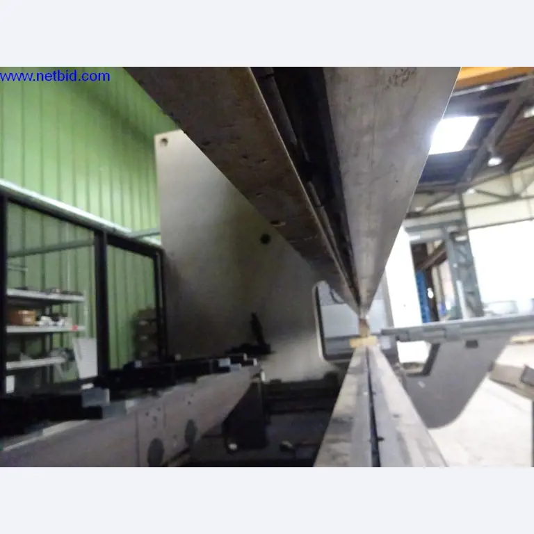 Vzdrževal stroje in tehnično opremo za obdelavo jekla in pločevine-9