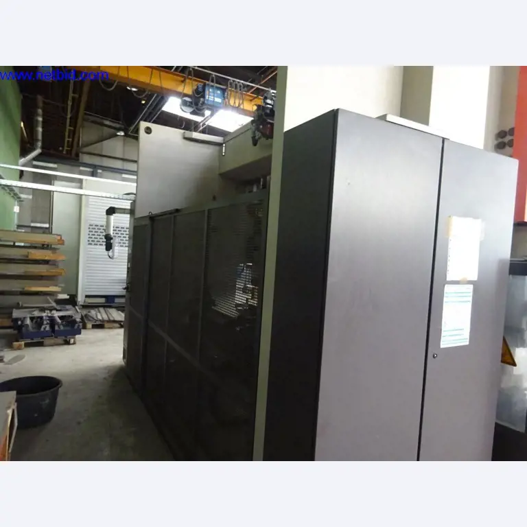 Vzdrževal stroje in tehnično opremo za obdelavo jekla in pločevine-10