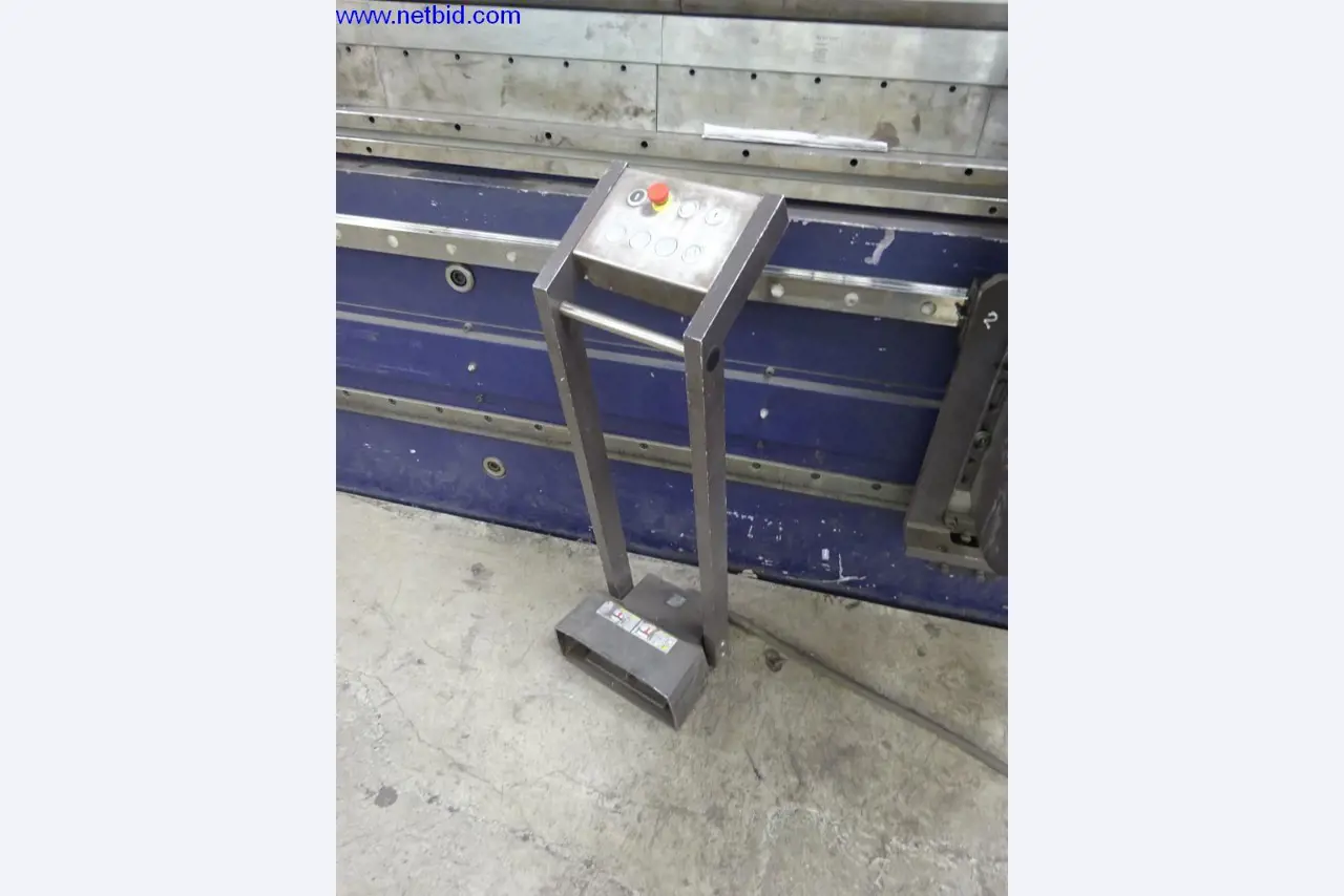 Vzdrževal stroje in tehnično opremo za obdelavo jekla in pločevine-5