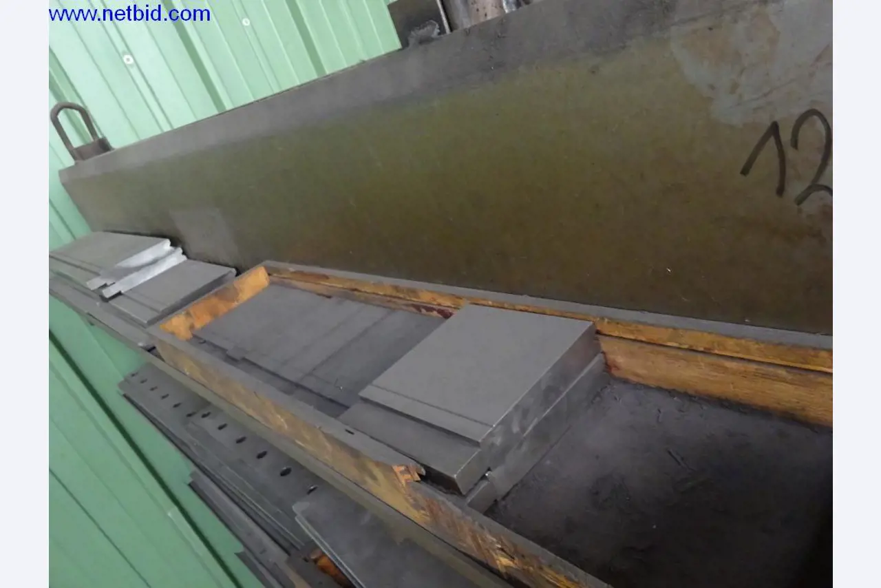 Machines et installations techniques entretenues pour le travail de l'acier et de la tôle-7