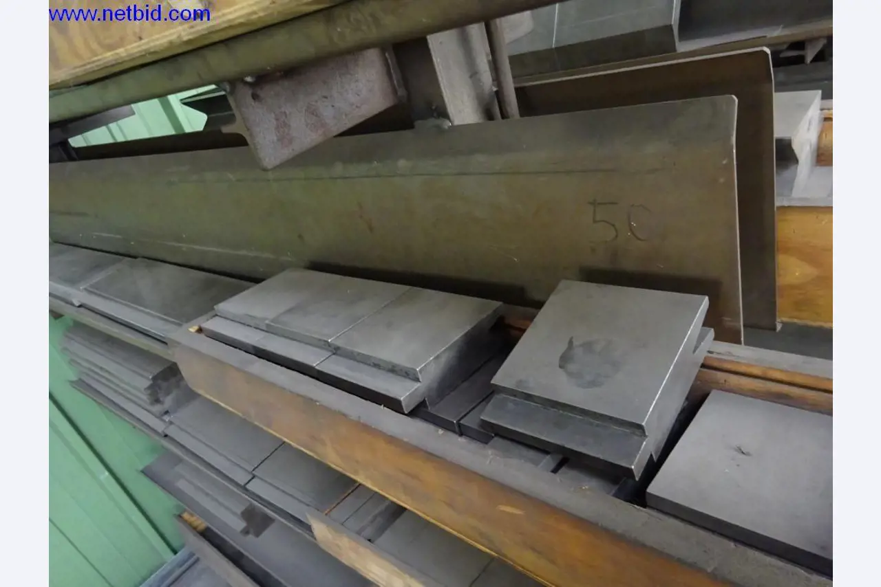 Machines et installations techniques entretenues pour le travail de l'acier et de la tôle-13