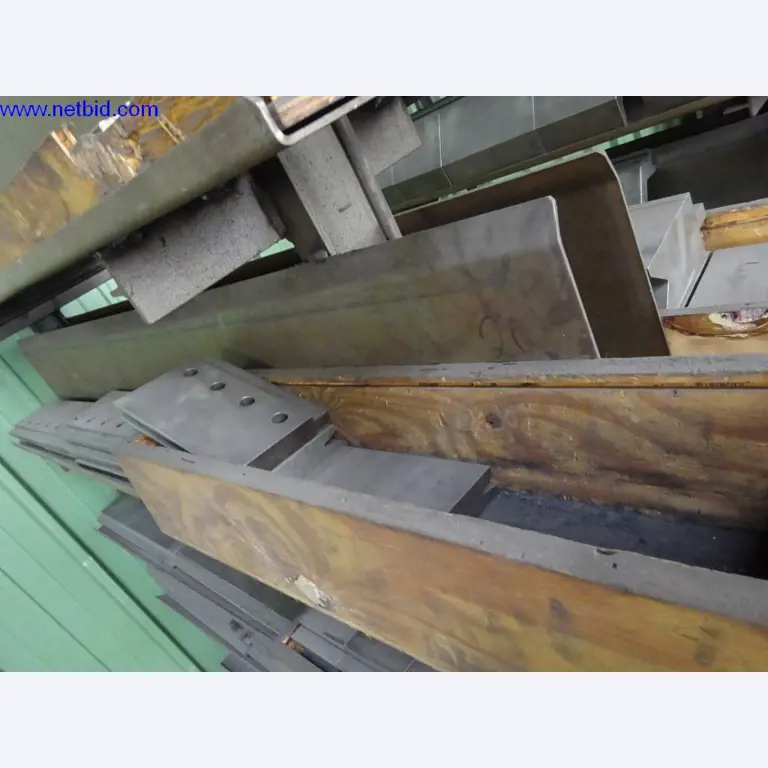 Machines et installations techniques entretenues pour le travail de l'acier et de la tôle-15