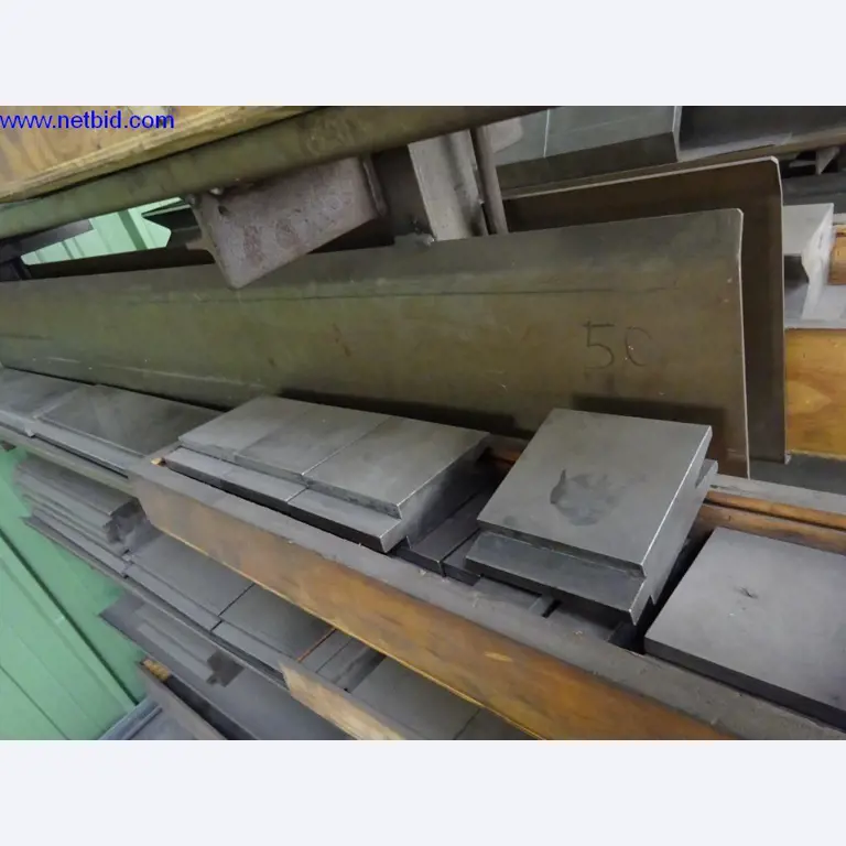 Machines et installations techniques entretenues pour le travail de l'acier et de la tôle-19