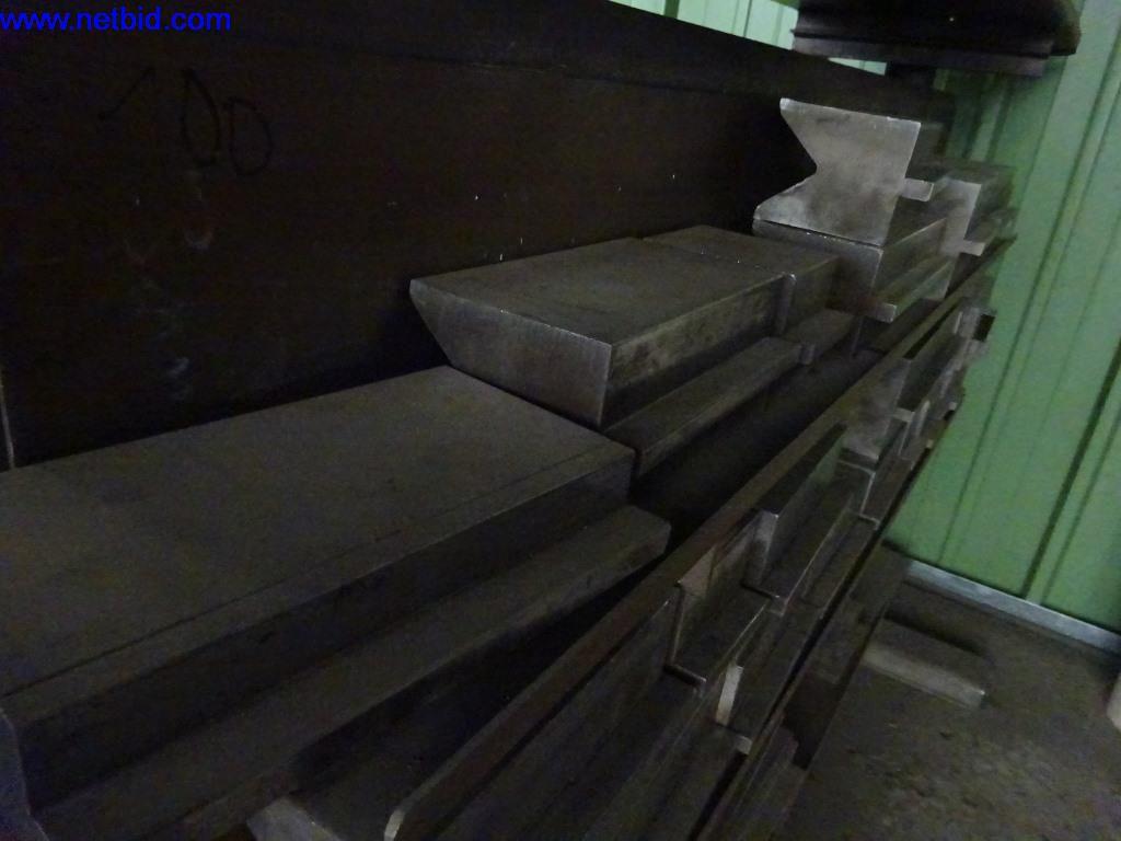 Well-maintained machines and technical systems for steel and sheet metal processing-22