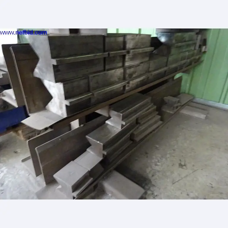 Machines et installations techniques entretenues pour le travail de l'acier et de la tôle-24