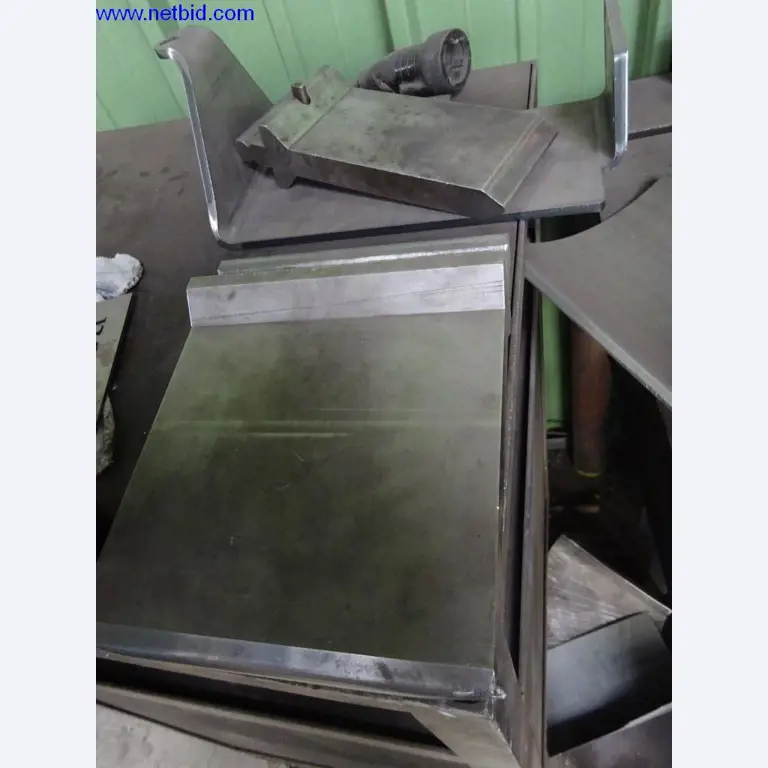 Machines et installations techniques entretenues pour le travail de l'acier et de la tôle-29