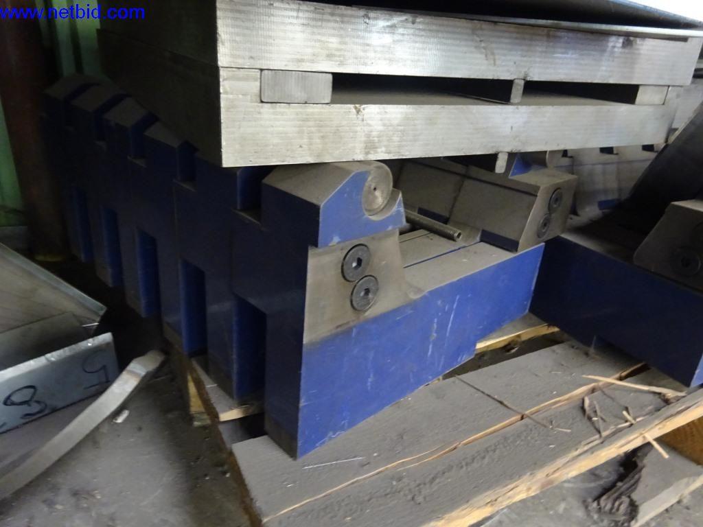 Well-maintained machines and technical systems for steel and sheet metal processing-33
