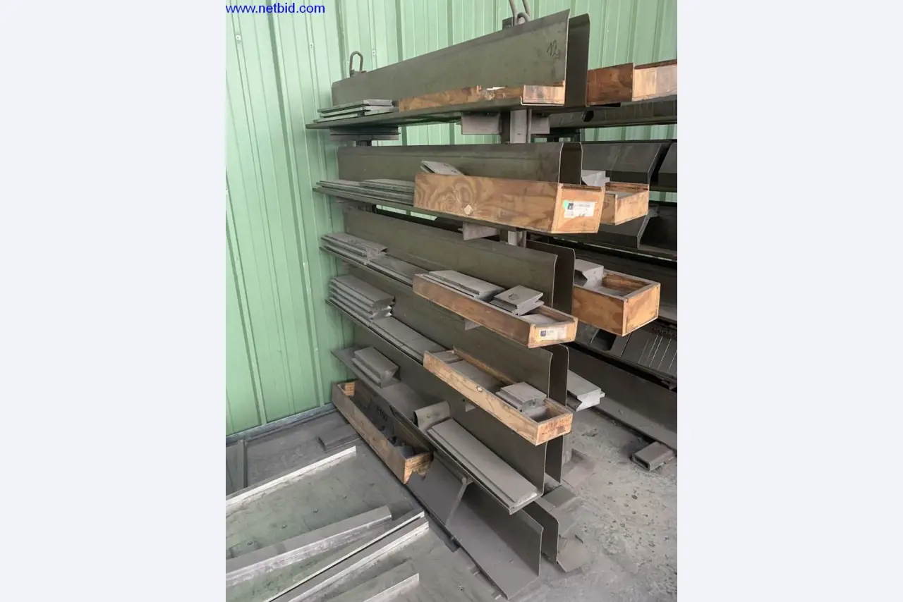 Machines et installations techniques entretenues pour le travail de l'acier et de la tôle-3