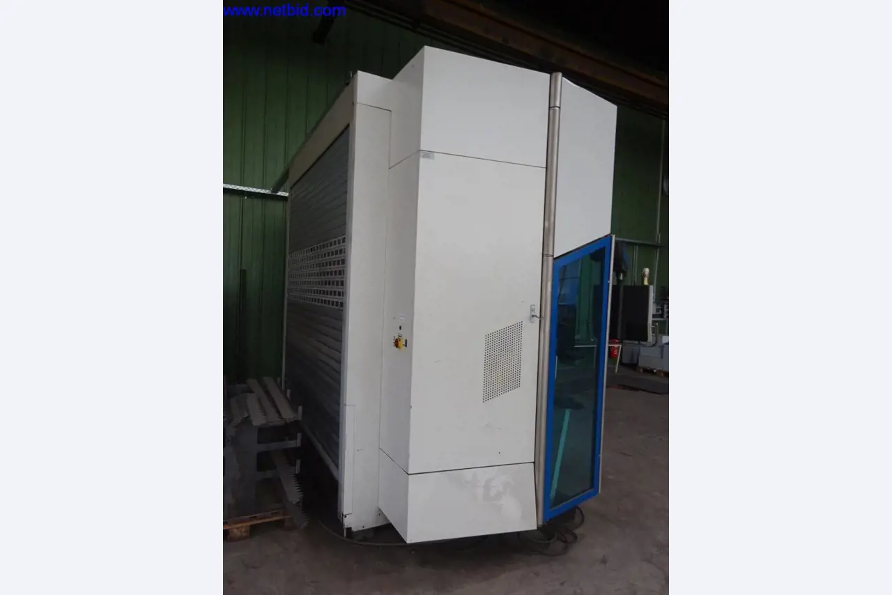 Vzdrževal stroje in tehnično opremo za obdelavo jekla in pločevine-11