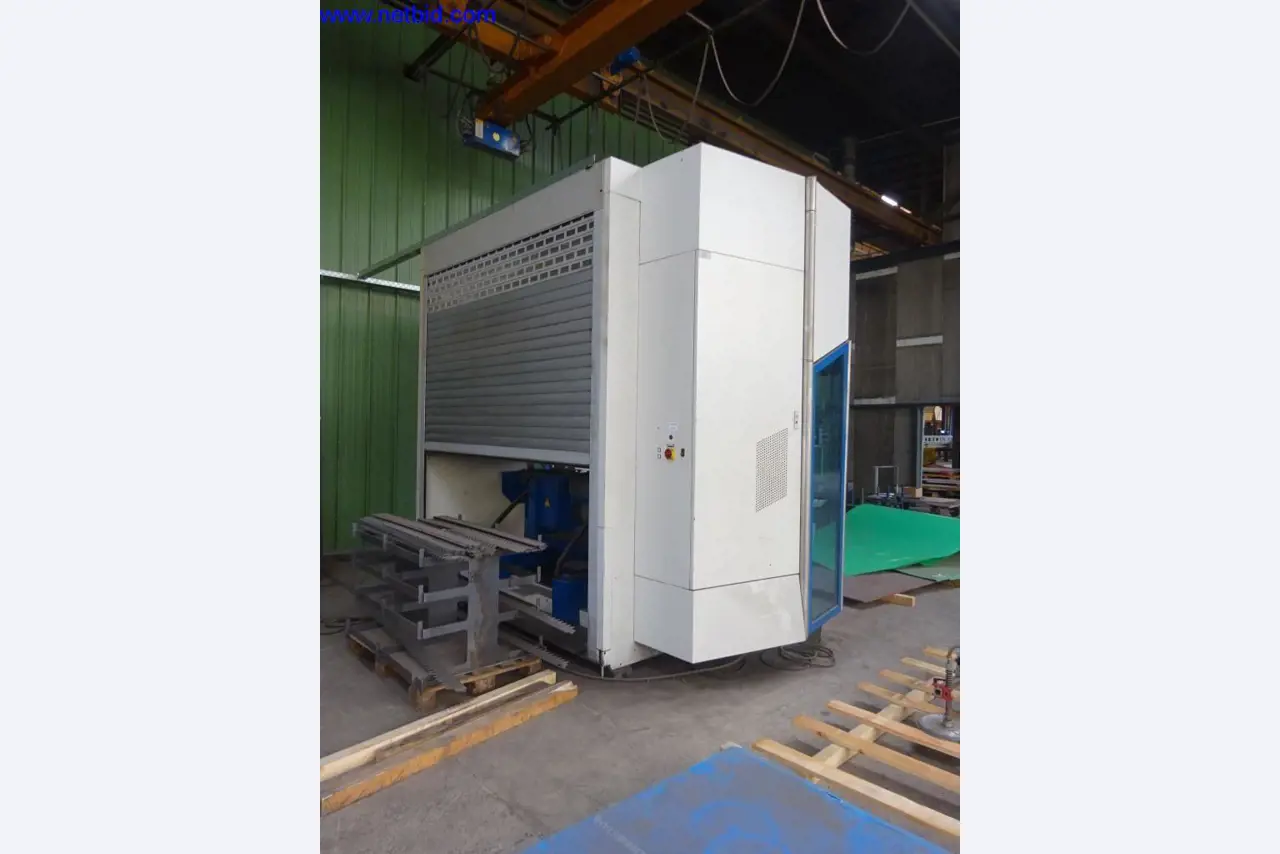 Vzdrževal stroje in tehnično opremo za obdelavo jekla in pločevine-2