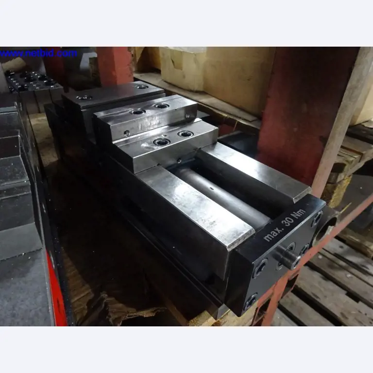 Well-maintained machines and technical systems for steel and sheet metal processing-2