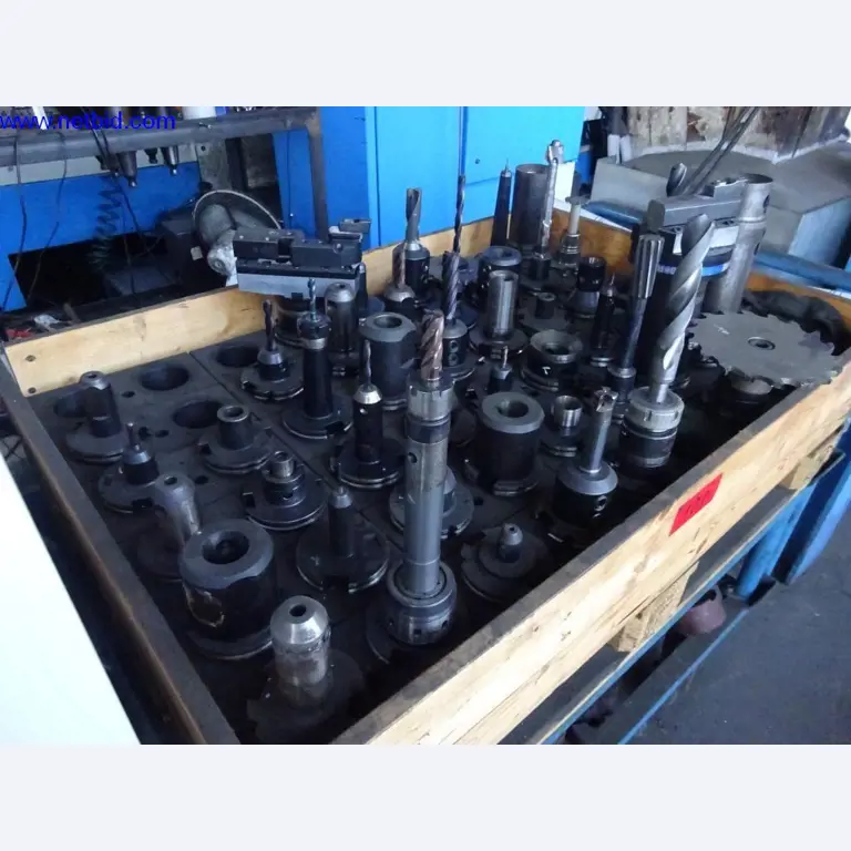 Vzdrževal stroje in tehnično opremo za obdelavo jekla in pločevine-3