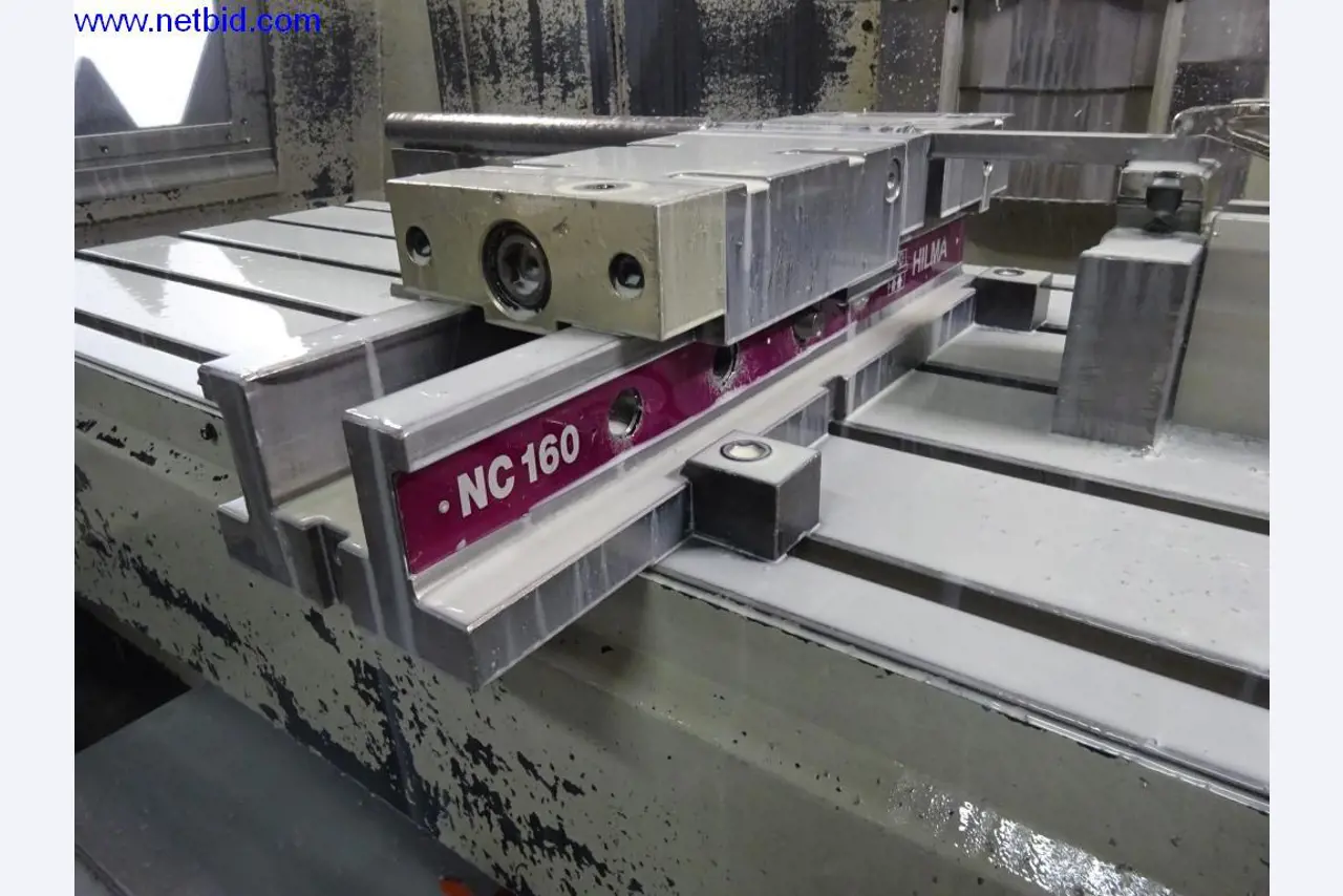 Vzdrževal stroje in tehnično opremo za obdelavo jekla in pločevine-2