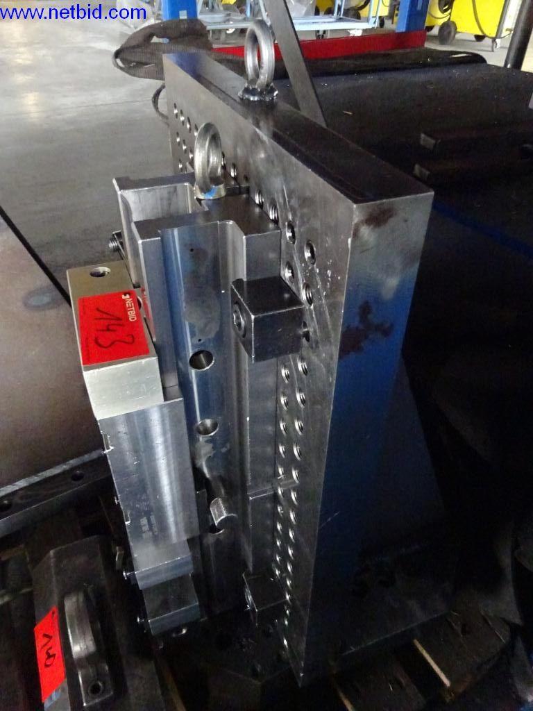 Machines et installations techniques entretenues pour le travail de l'acier et de la tôle-4