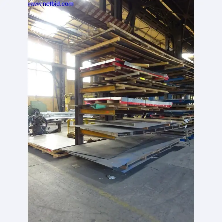 Machines et installations techniques entretenues pour le travail de l'acier et de la tôle-1