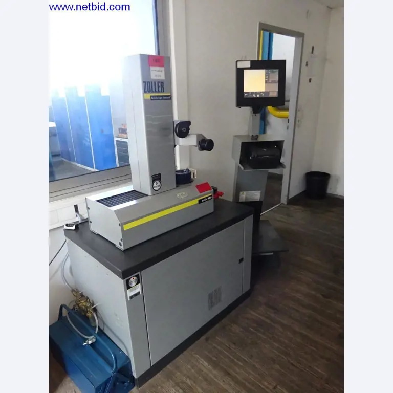 Vzdrževal stroje in tehnično opremo za obdelavo jekla in pločevine-1