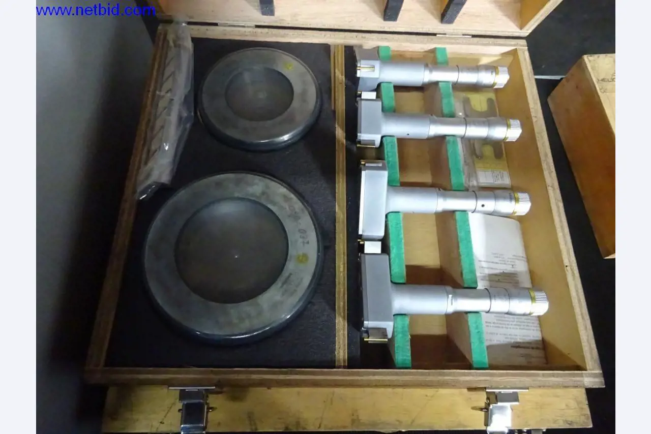 Vzdrževal stroje in tehnično opremo za obdelavo jekla in pločevine-10