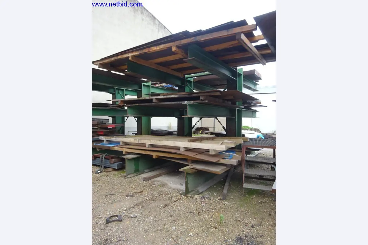 Vzdrževal stroje in tehnično opremo za obdelavo jekla in pločevine-2