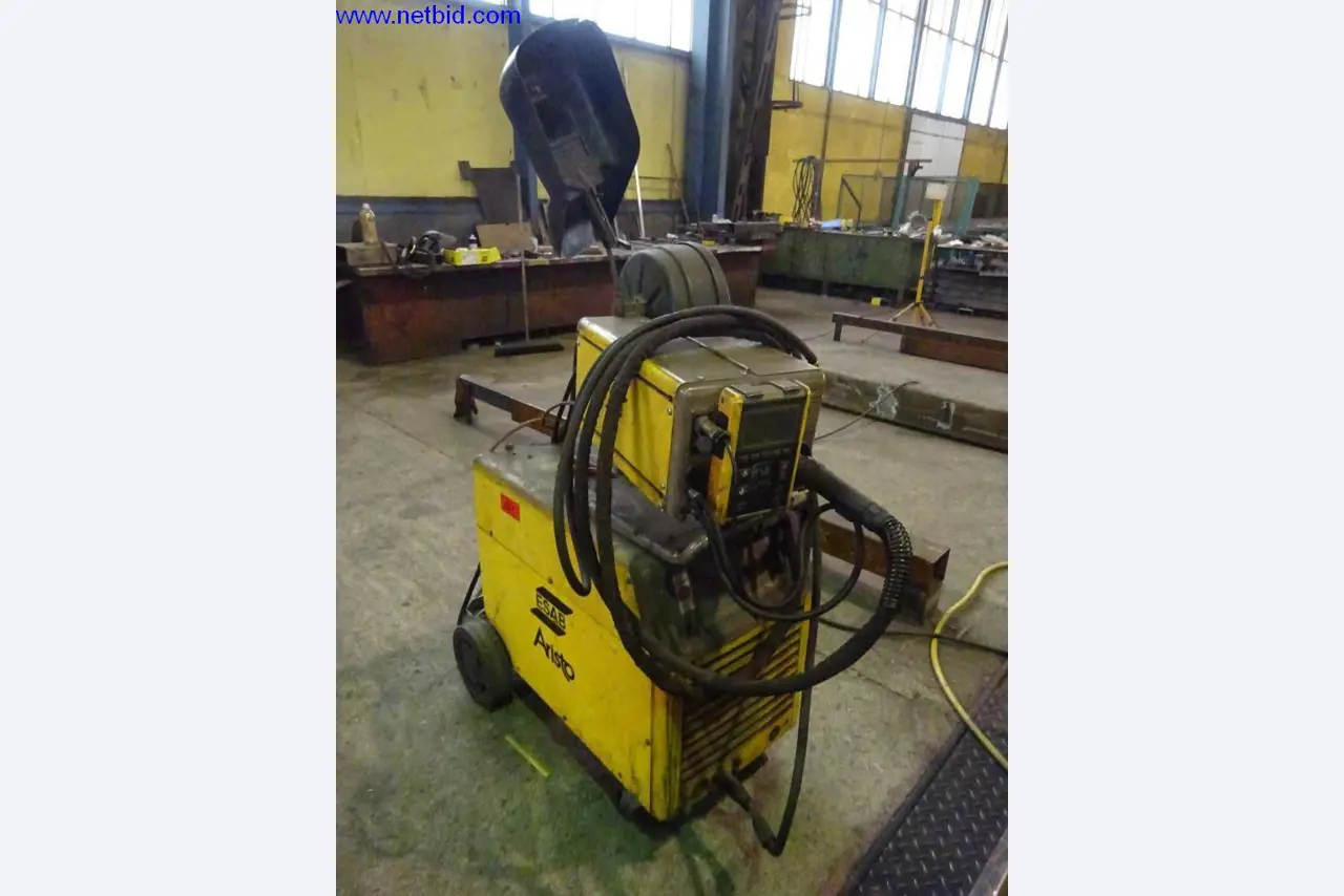 Machines et installations techniques entretenues pour le travail de l'acier et de la tôle-1