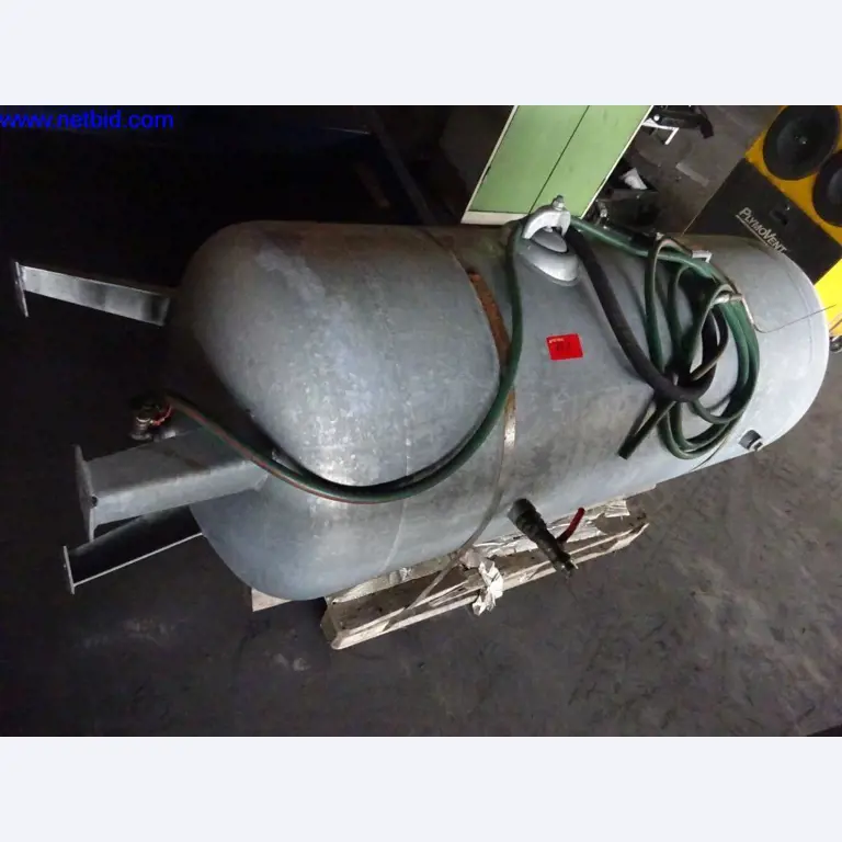 Vzdrževal stroje in tehnično opremo za obdelavo jekla in pločevine-3