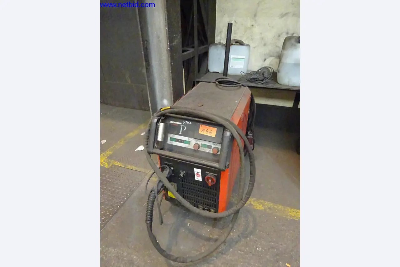 Machines et installations techniques entretenues pour le travail de l'acier et de la tôle-1