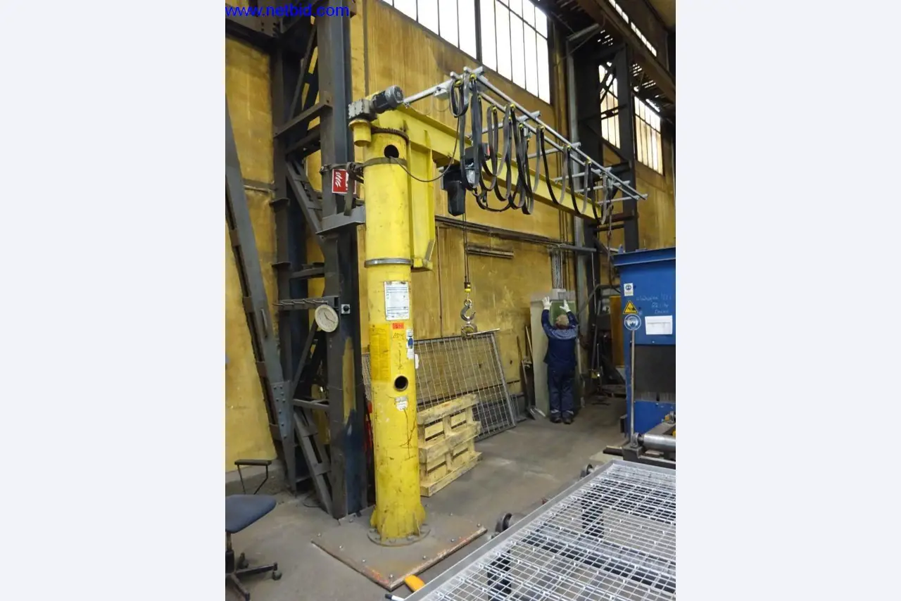 Machines et installations techniques entretenues pour le travail de l'acier et de la tôle-1