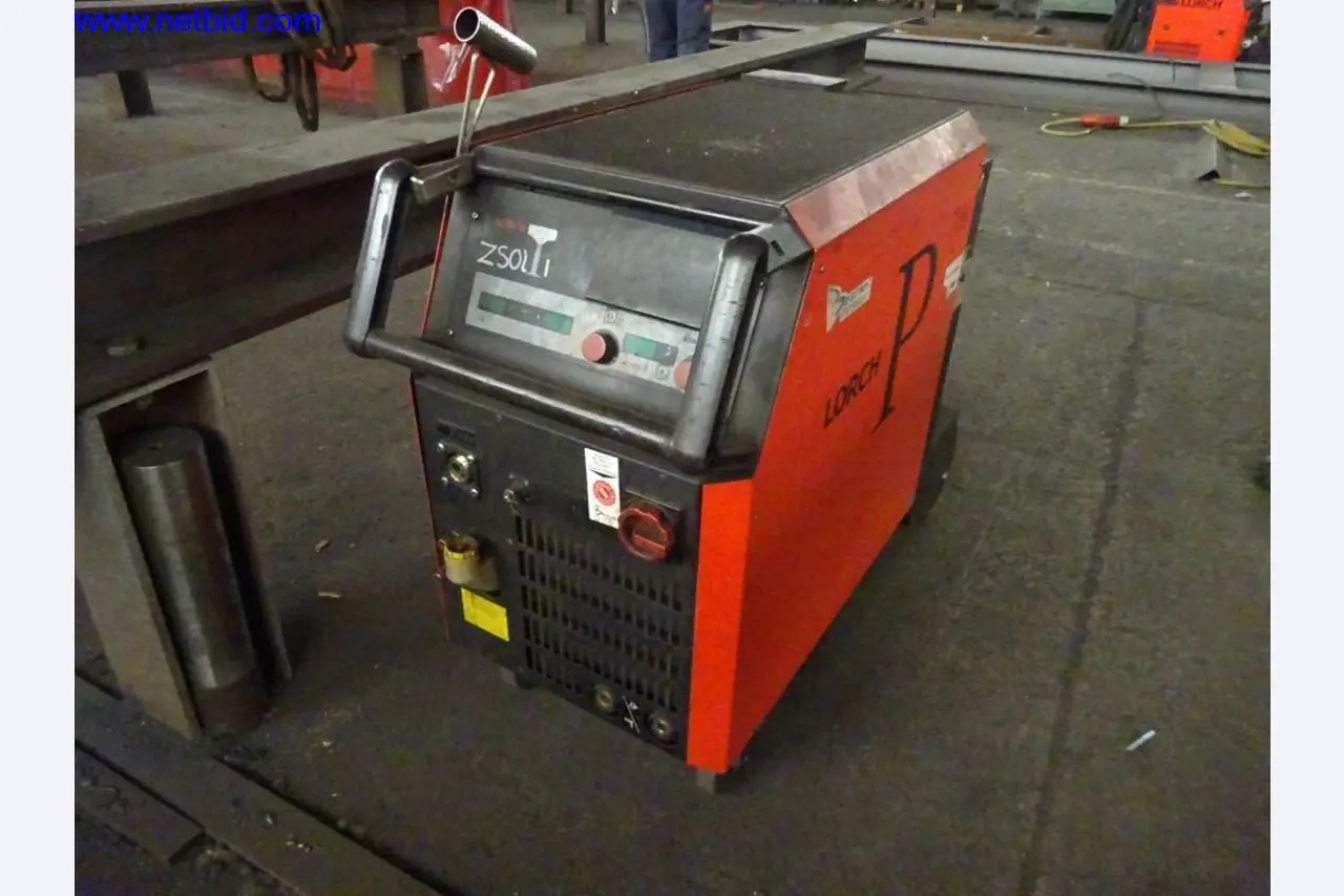 Machines et installations techniques entretenues pour le travail de l'acier et de la tôle-1