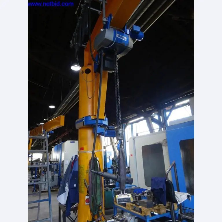 Vzdrževal stroje in tehnično opremo za obdelavo jekla in pločevine-2