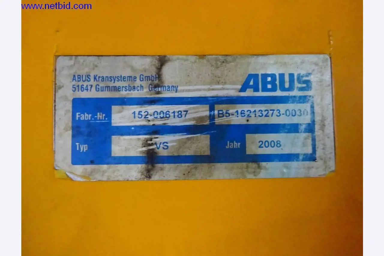 Vzdrževal stroje in tehnično opremo za obdelavo jekla in pločevine-3