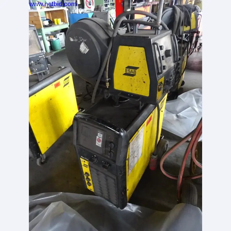 Machines et installations techniques entretenues pour le travail de l'acier et de la tôle-1