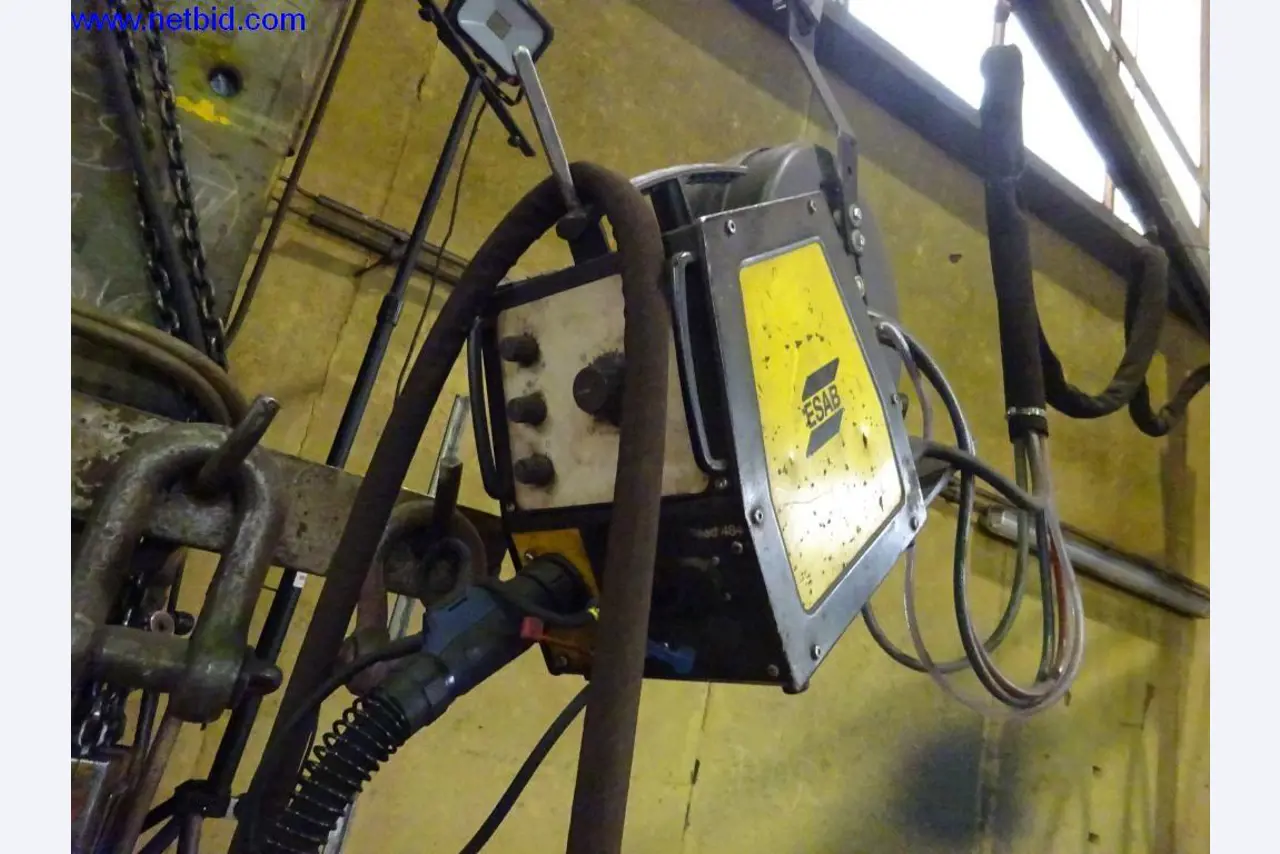 Machines et installations techniques entretenues pour le travail de l'acier et de la tôle-2