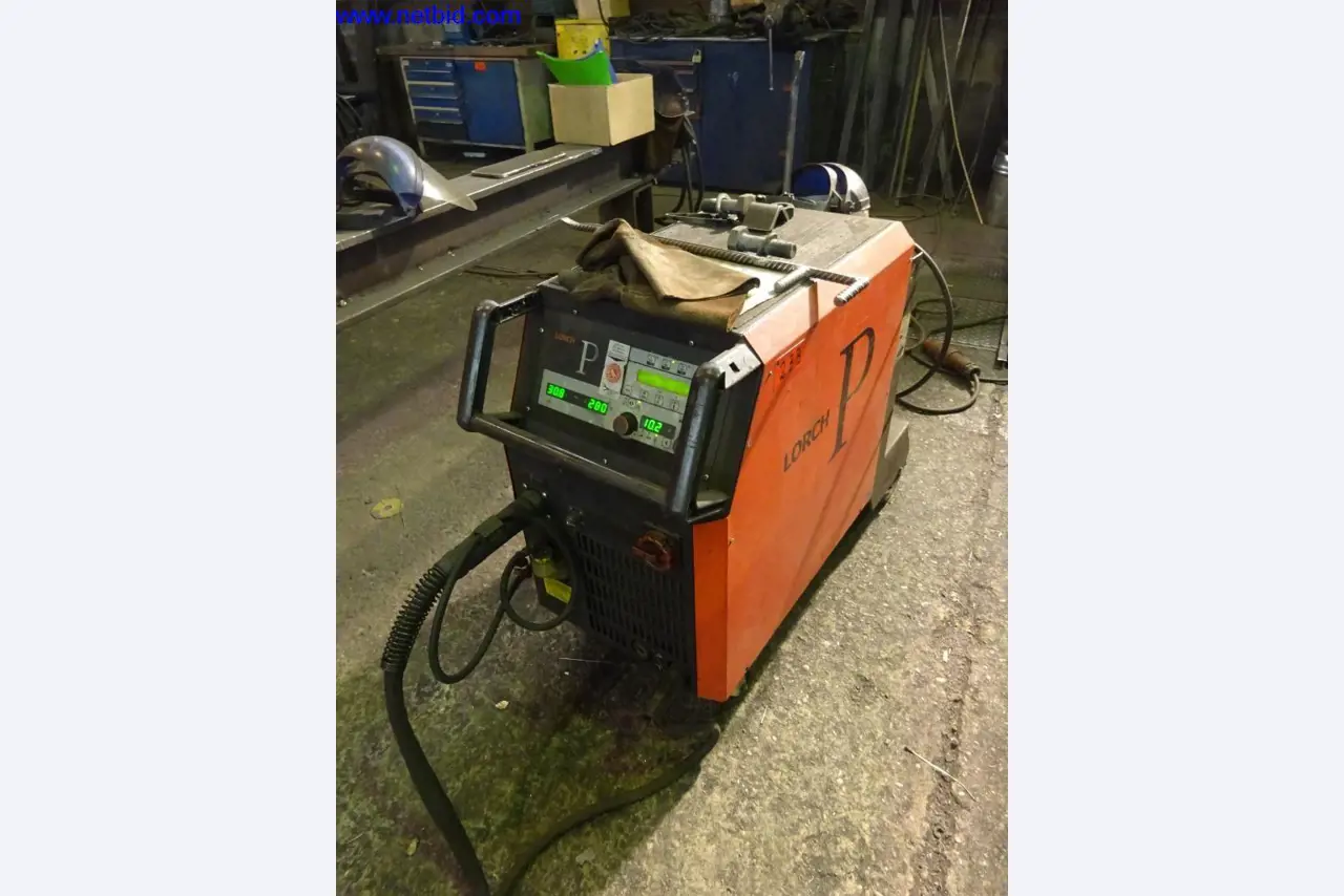 Machines et installations techniques entretenues pour le travail de l'acier et de la tôle-1