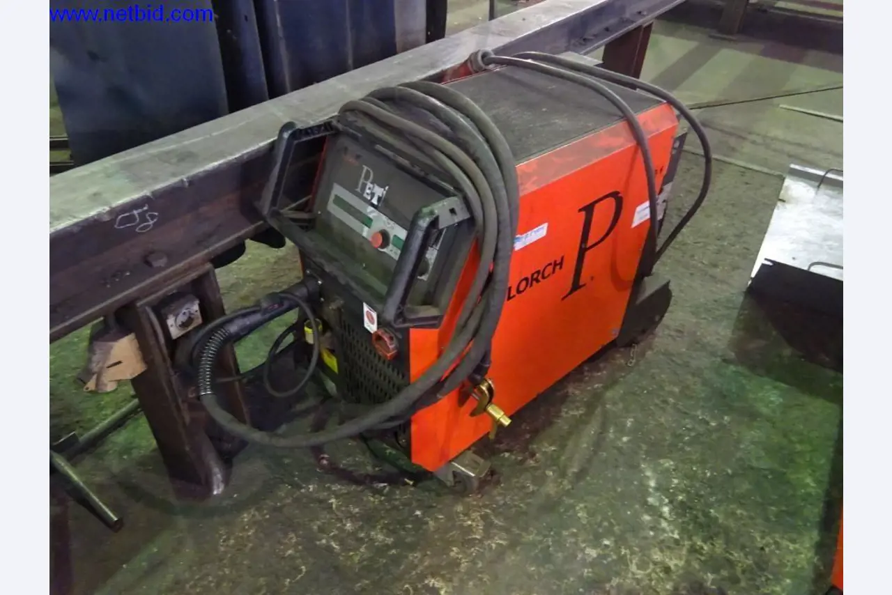 Machines et installations techniques entretenues pour le travail de l'acier et de la tôle-1