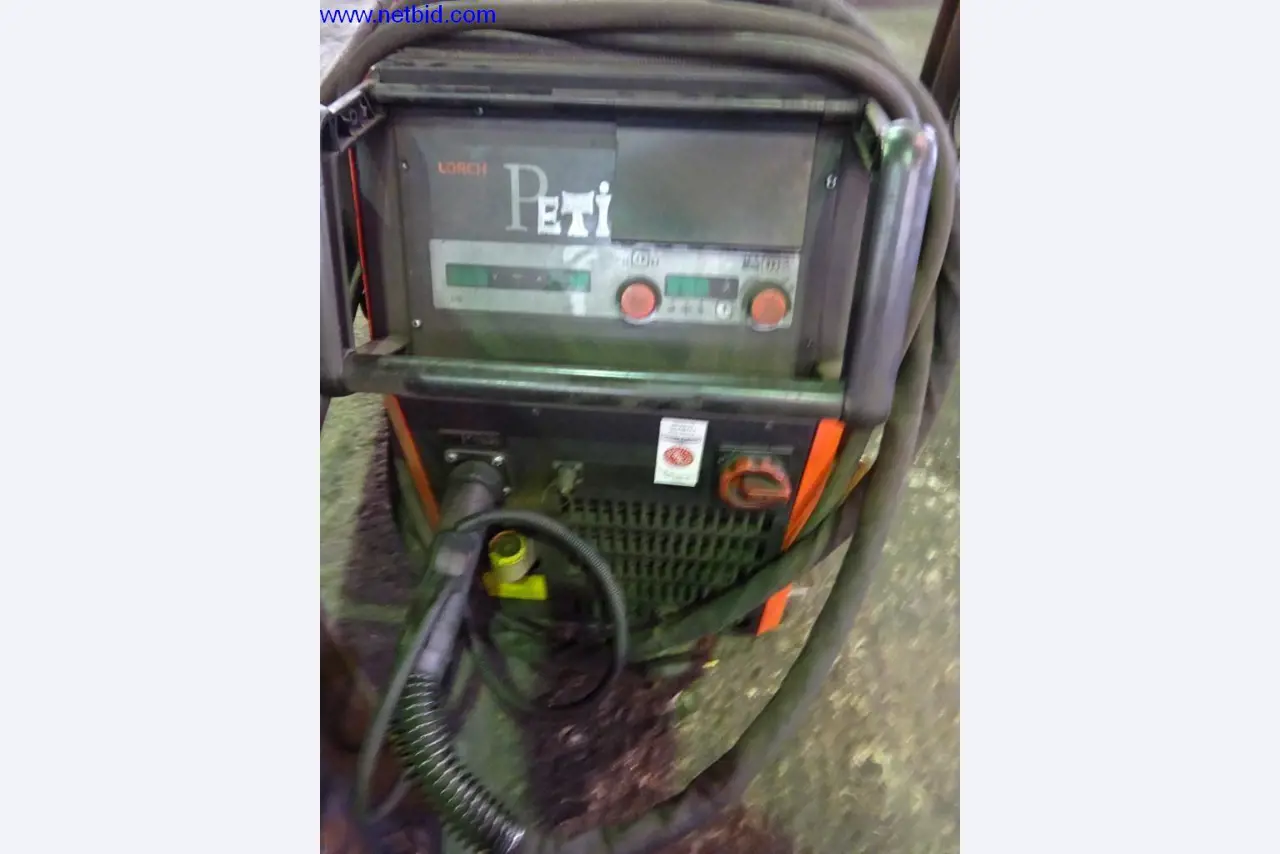 Machines et installations techniques entretenues pour le travail de l'acier et de la tôle-2