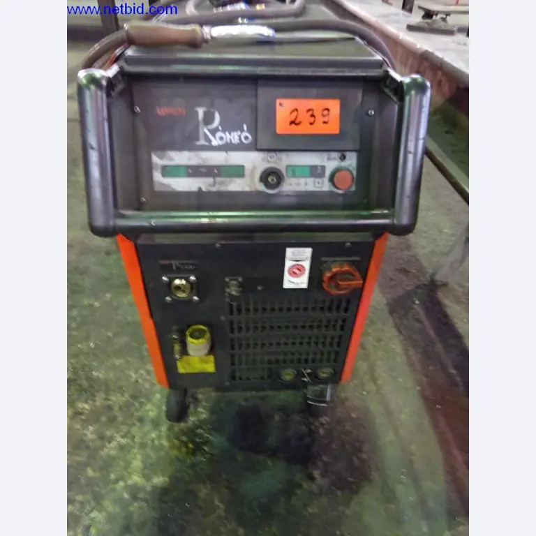 Vzdrževal stroje in tehnično opremo za obdelavo jekla in pločevine-2