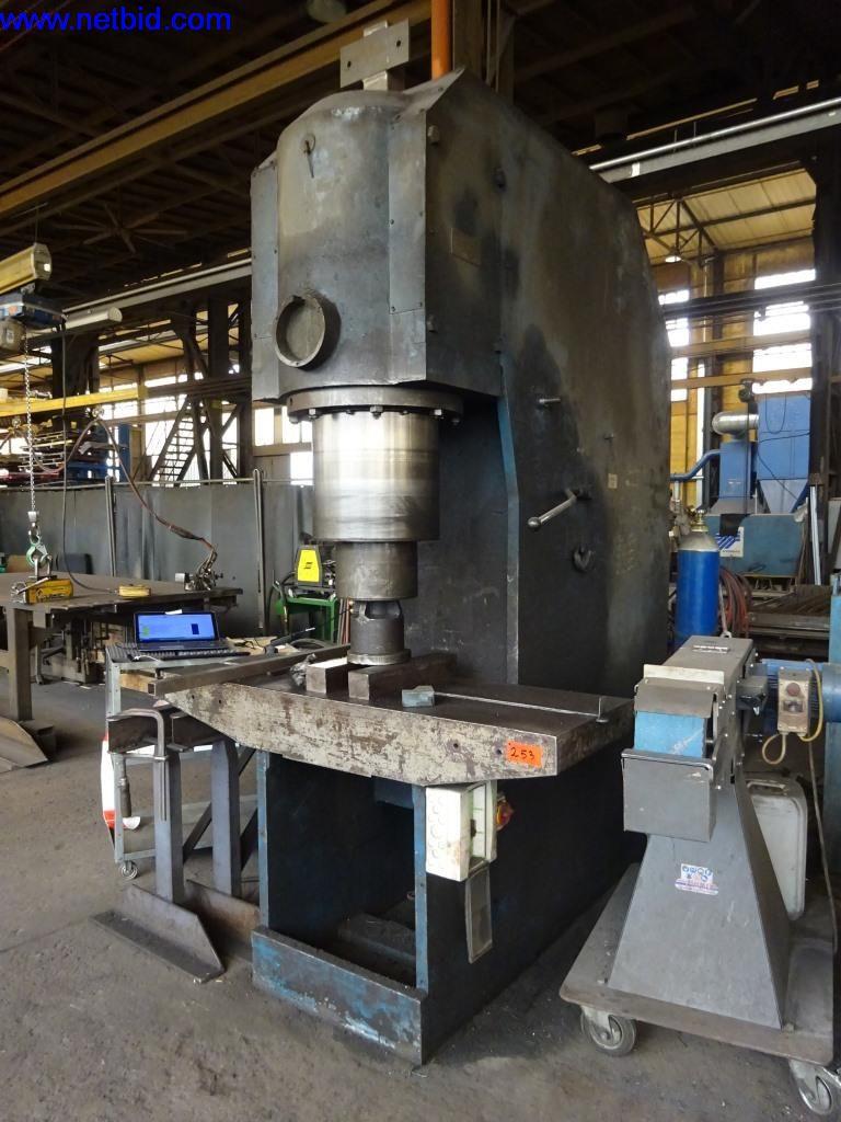 Gepflegte Maschinen u. techn. Anlagen zur Stahl- u. Blechbearbeitung -2