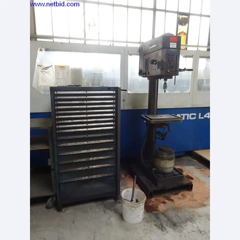 Machines et installations techniques entretenues pour le travail de l'acier et de la tôle-1