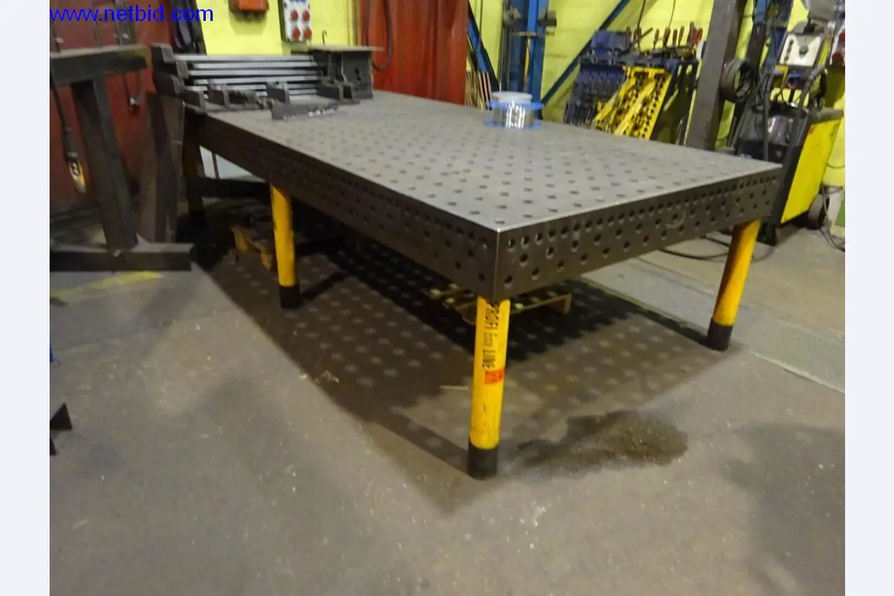 Well-maintained machines and technical systems for steel and sheet metal processing-1