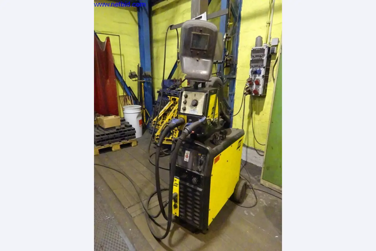 Machines et installations techniques entretenues pour le travail de l'acier et de la tôle-1