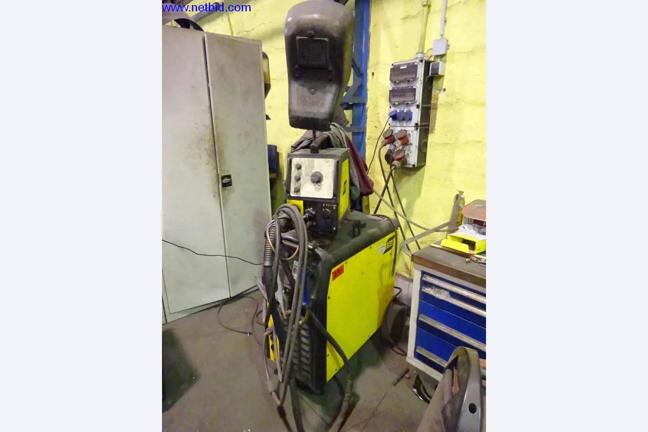 Machines et installations techniques entretenues pour le travail de l'acier et de la tôle-1