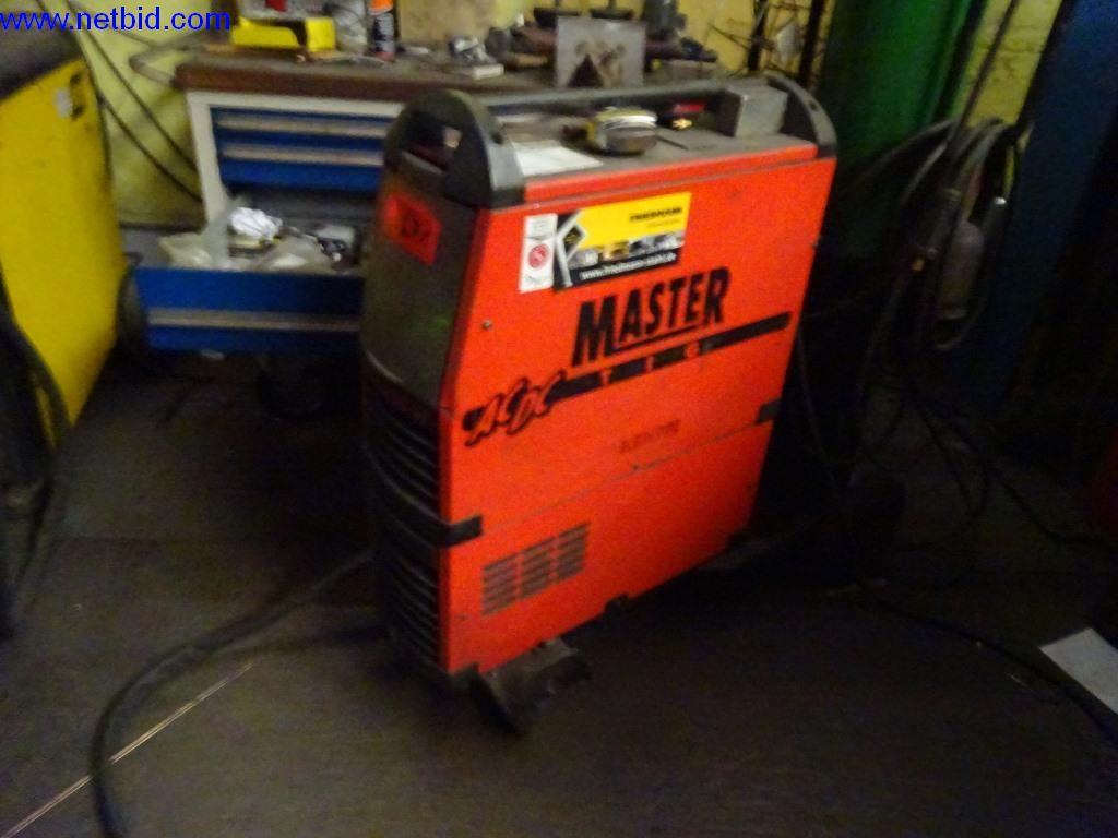 Well-maintained machines and technical systems for steel and sheet metal processing-1