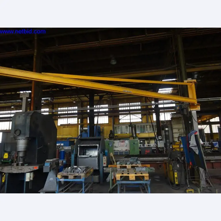 Machines et installations techniques entretenues pour le travail de l'acier et de la tôle-1