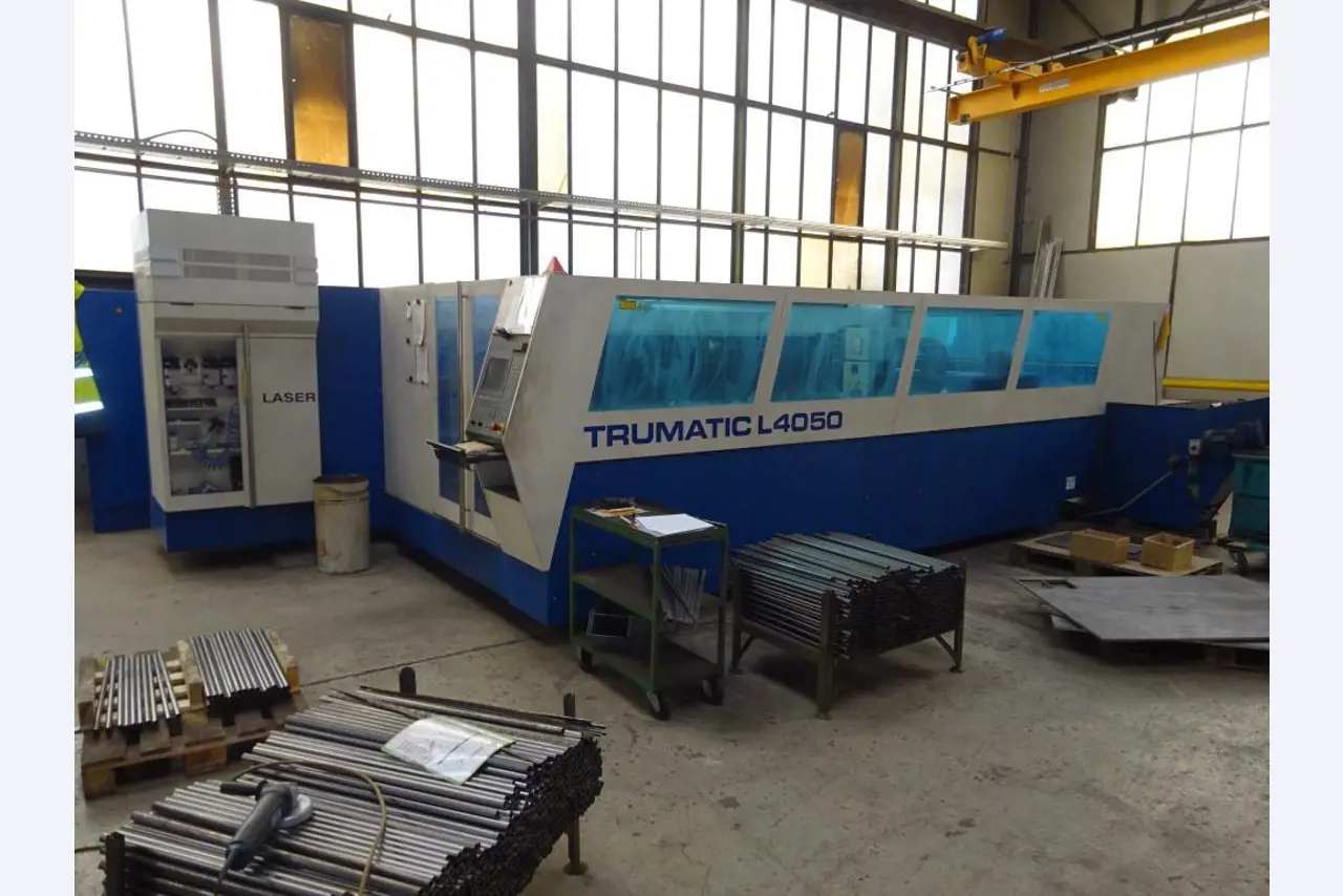 Well-maintained machines and technical systems for steel and sheet metal processing-1