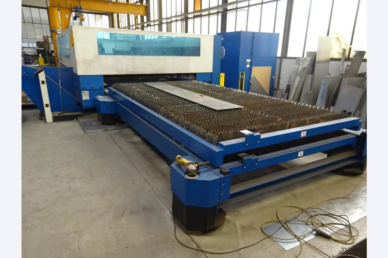 Well-maintained machines and technical systems for steel and sheet metal processing-3