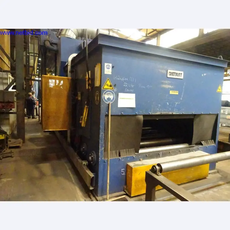 Vzdrževal stroje in tehnično opremo za obdelavo jekla in pločevine-2