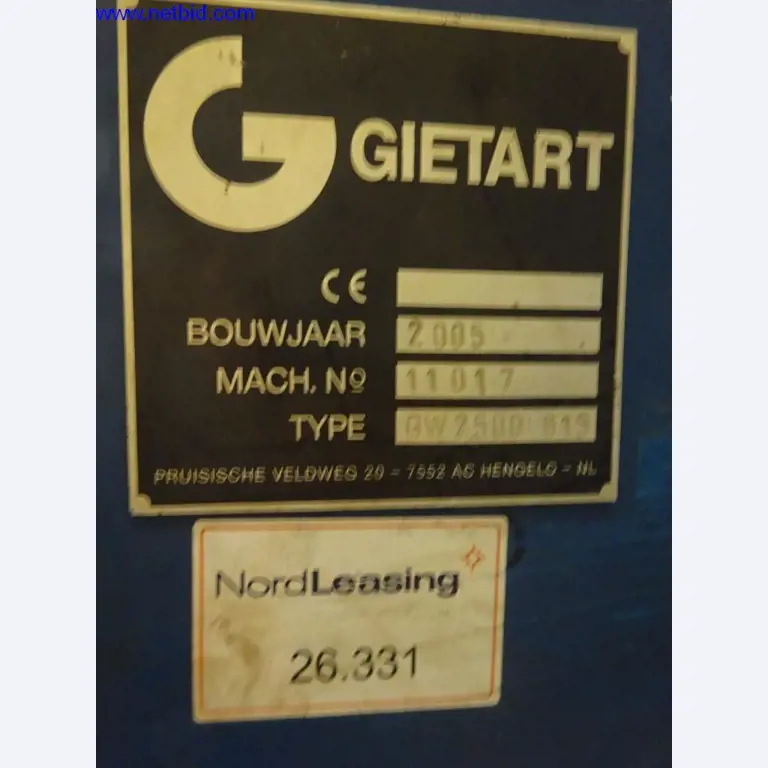 Vzdrževal stroje in tehnično opremo za obdelavo jekla in pločevine-6