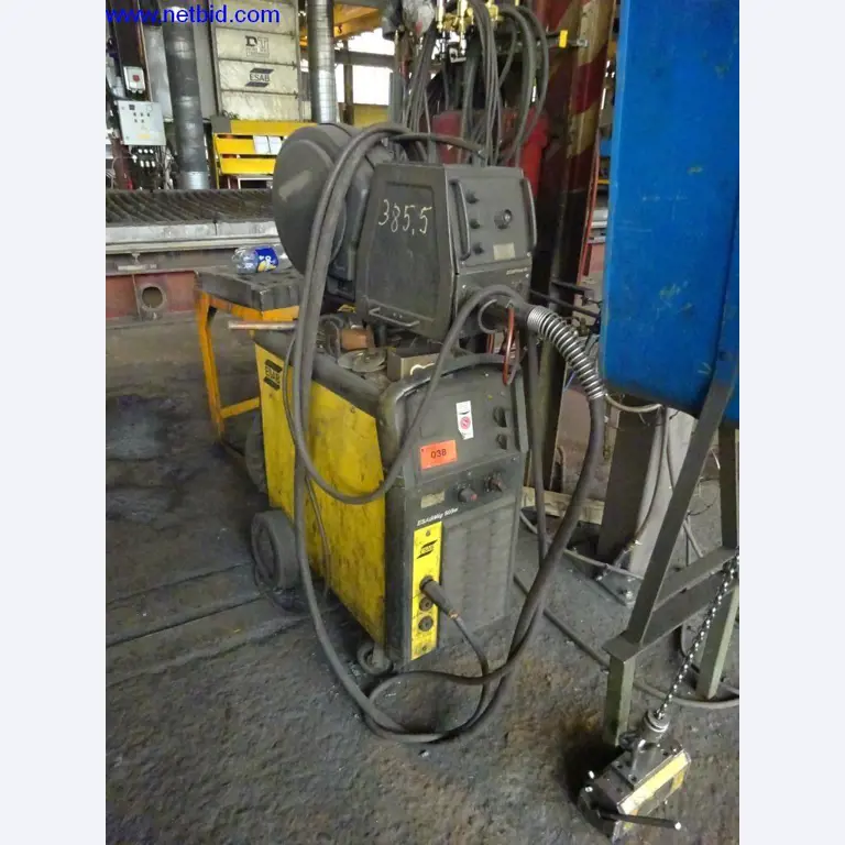 Vzdrževal stroje in tehnično opremo za obdelavo jekla in pločevine-1