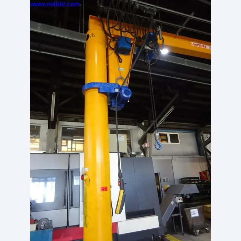 Vzdrževal stroje in tehnično opremo za obdelavo jekla in pločevine-2