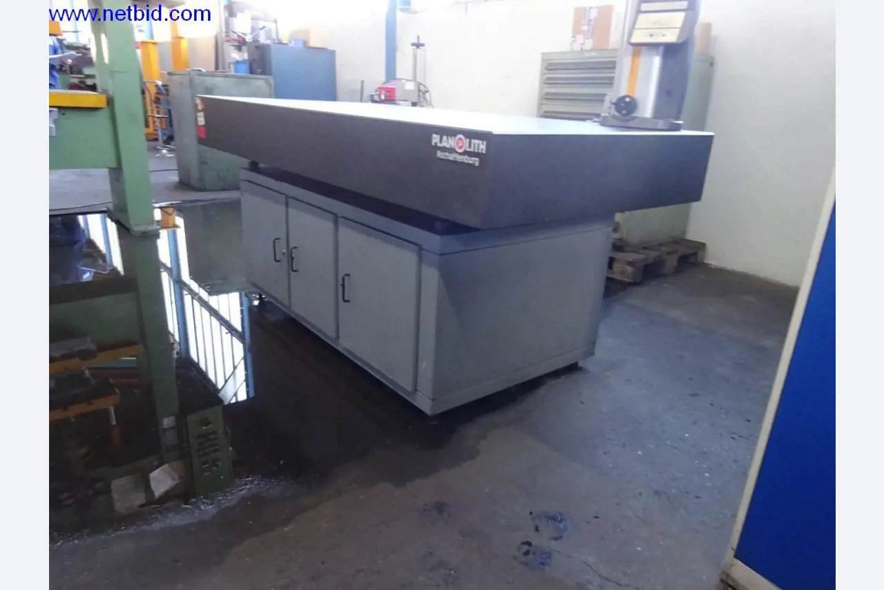 Vzdrževal stroje in tehnično opremo za obdelavo jekla in pločevine-2